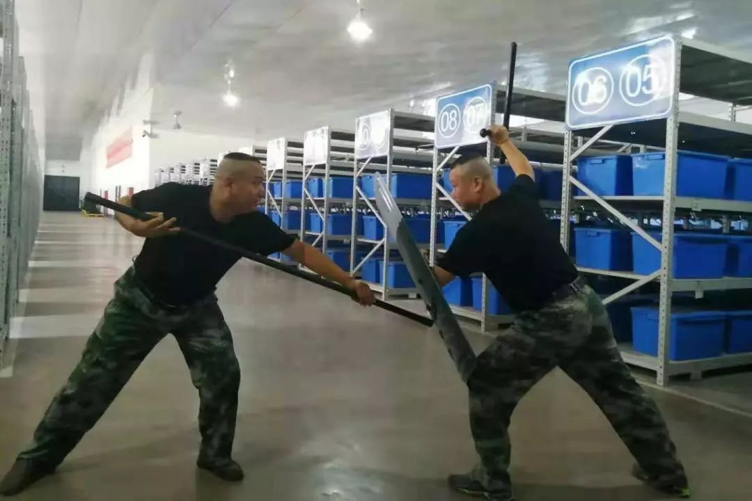 百般呵護(hù) 千件裝備 萬(wàn)無(wú)一失【強(qiáng)軍首責(zé)·閱兵保障③】