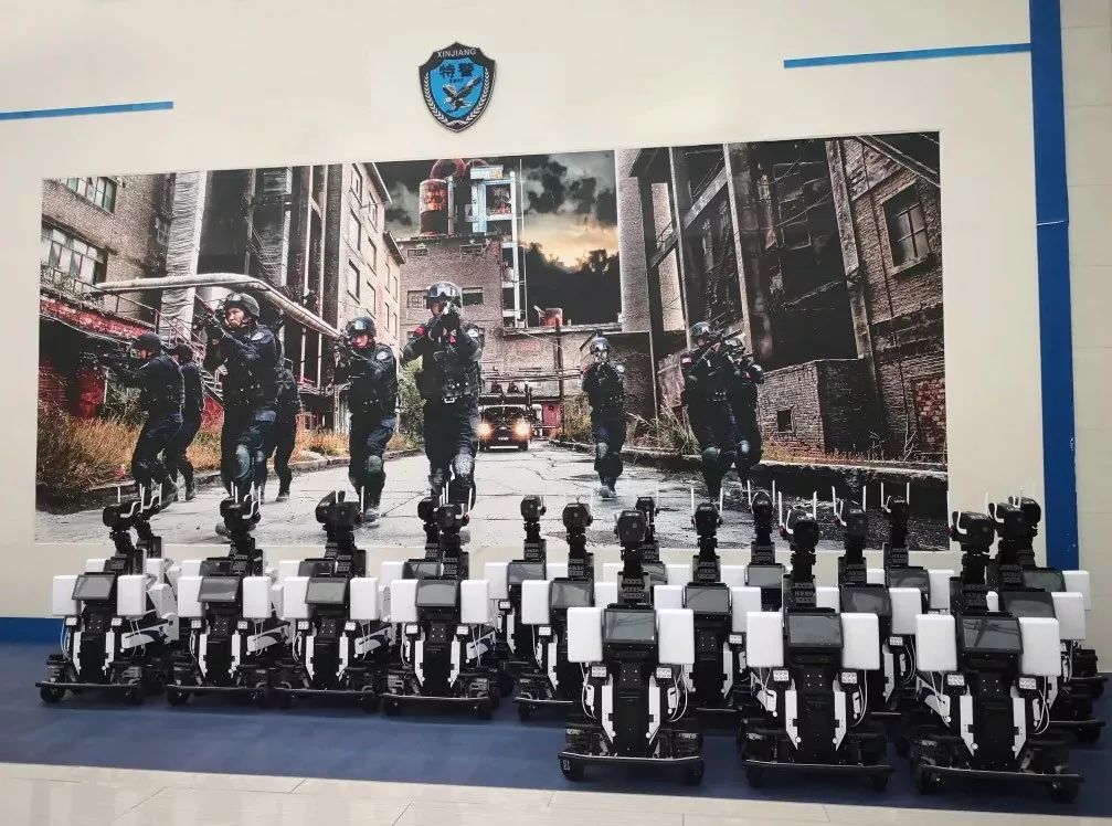 實(shí)力跨界，瞧瞧他們的機(jī)器人家族