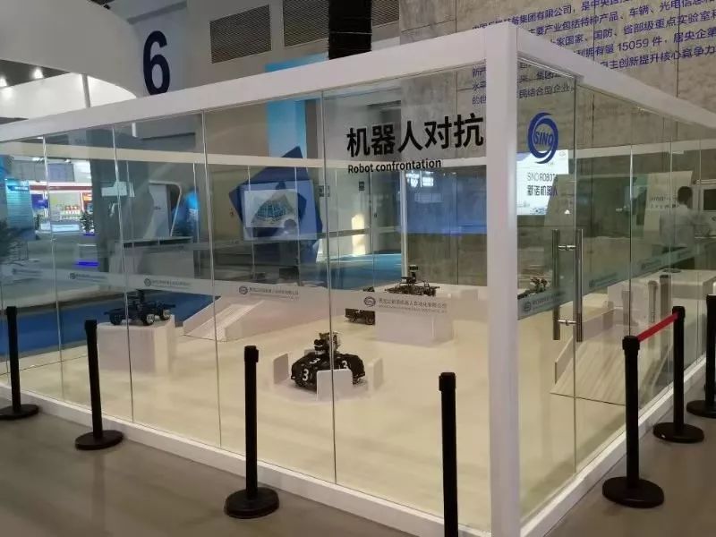 實(shí)力跨界，瞧瞧他們的機(jī)器人家族